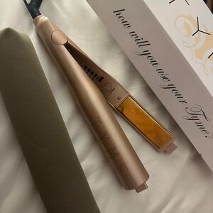 TYME Hair Tool in Metallic Gold